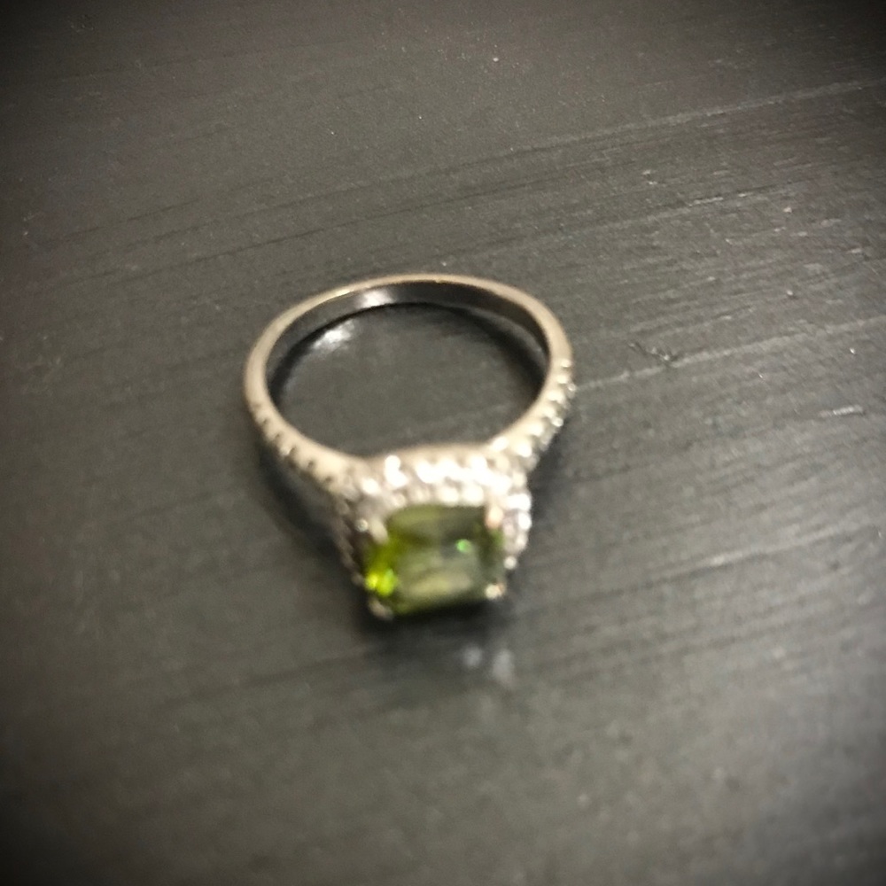 Beautiful PERFECT Silver peridot & CZ Ring
